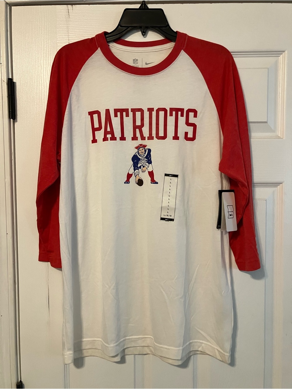 New England Patriots NFL 3/4 Nike Sleeve Shirt Retro Logo Men’s Size Large NWT!